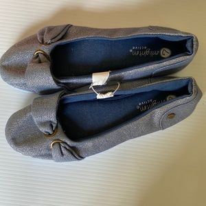 Size 5 enlighten active blue shoes